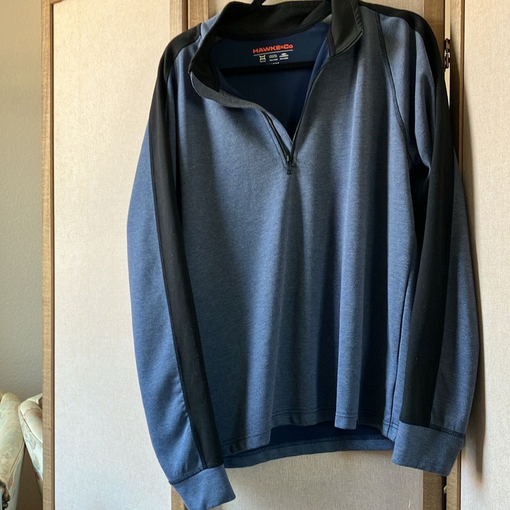 FINAL MARKDOWN Hawke & Co men’s pullover large